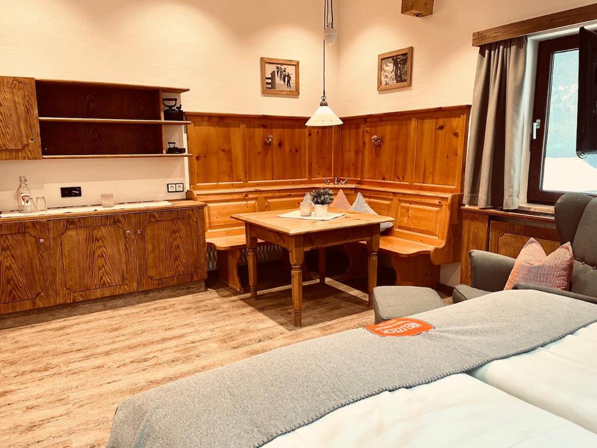 Pension Kreuzeck - Dein Gluecksplatz Am Lech Вайсенбах ам Лех Екстериор снимка