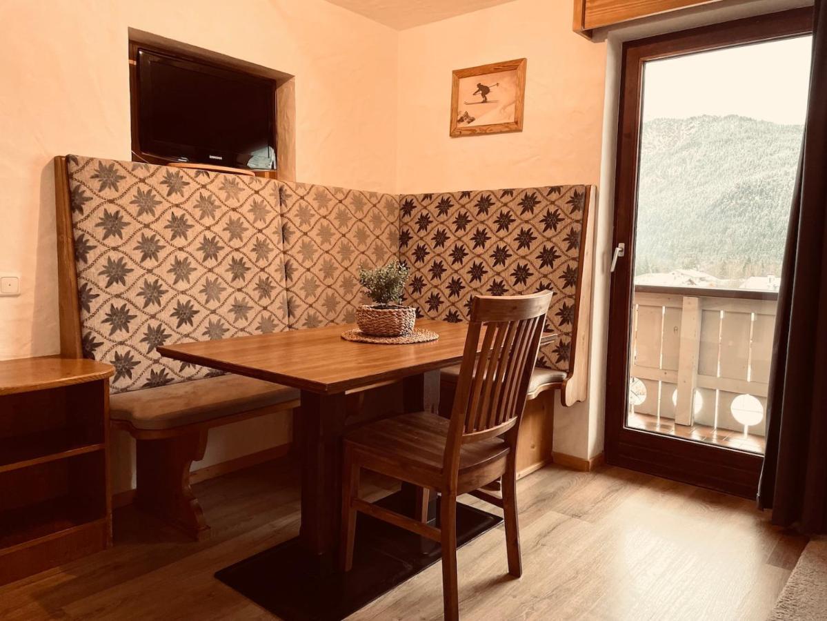 Pension Kreuzeck - Dein Gluecksplatz Am Lech Вайсенбах ам Лех Екстериор снимка